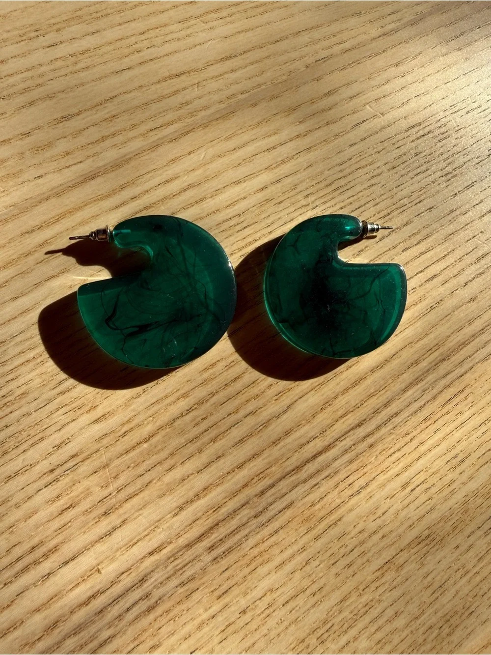 Free People Emerald Swirl Resin Hoop Earrings
